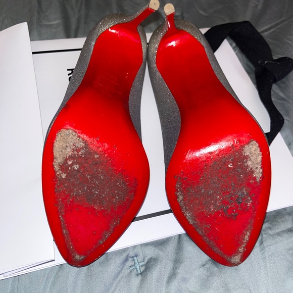 Christian Louboutin - Picture 5 of 5